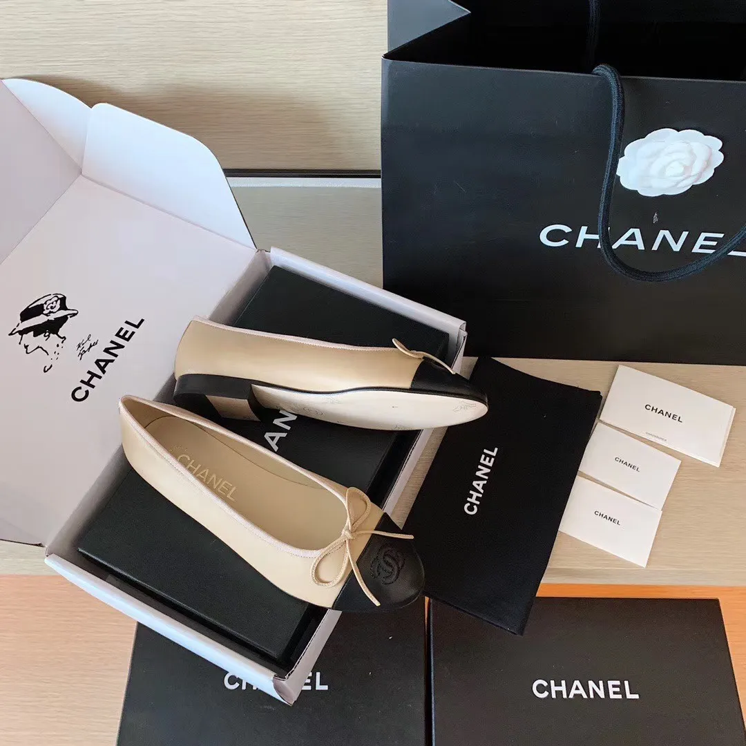 👟👟Ex-factory price 440👟👟Chanel Chanel⚠️Classic forever ballet shoes...the first few domestic versions, welcome to compare🆚🌟Material: The upper is made of imported sheepskin ✈️Mixed sheepskin lining ✈️Italian leather outsole🌟size: 34-40